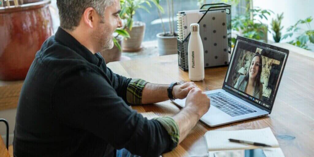 linkedin-sales-solutions-Be5aVKFv9ho-unsplash