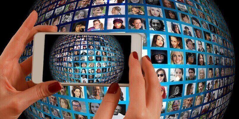 smartphone-1445489_1280 (1) (1) (1) (1)